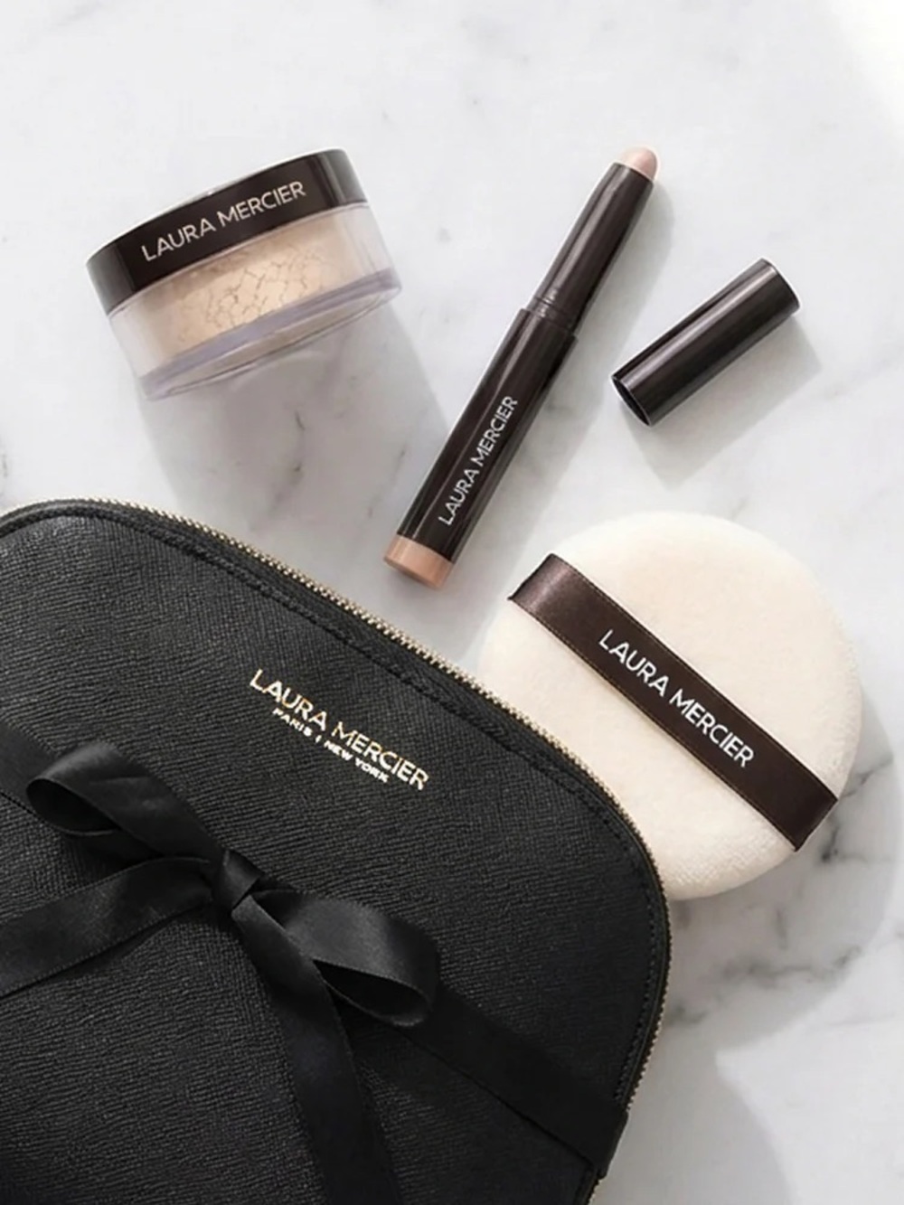 🔸NWT🔸Laura Mercier 3 Piece Set + Makeup Bag